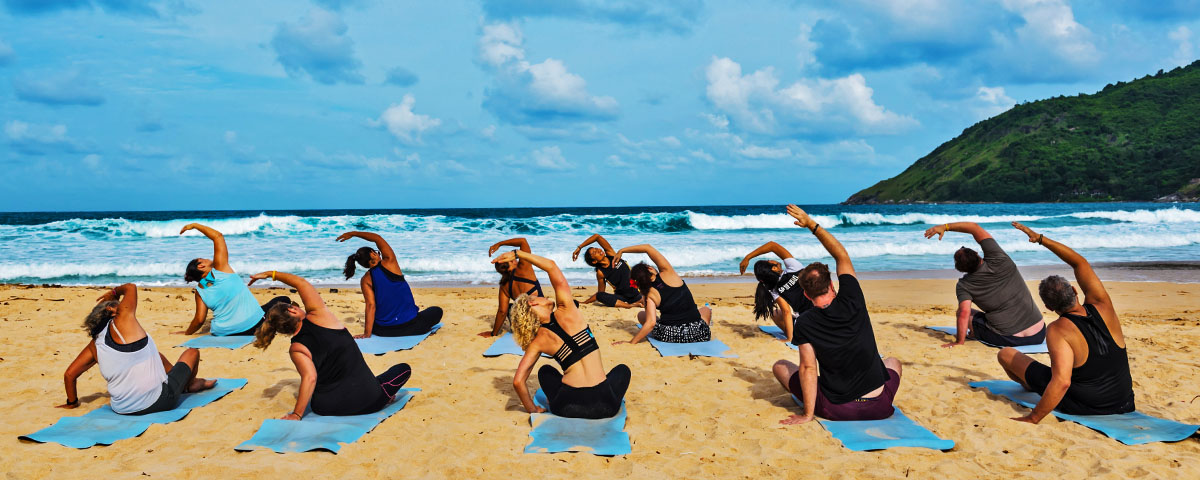 beach-yoga-phuket