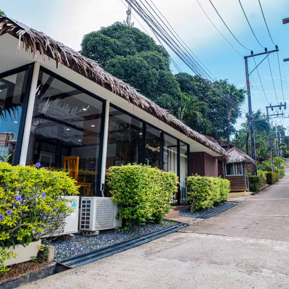 phuketfit-facilities-restaurant-at-premier-health-and-fitness-retreat-thailand image of restaurant at PhuketFit Thailand fitness bootcamp resort