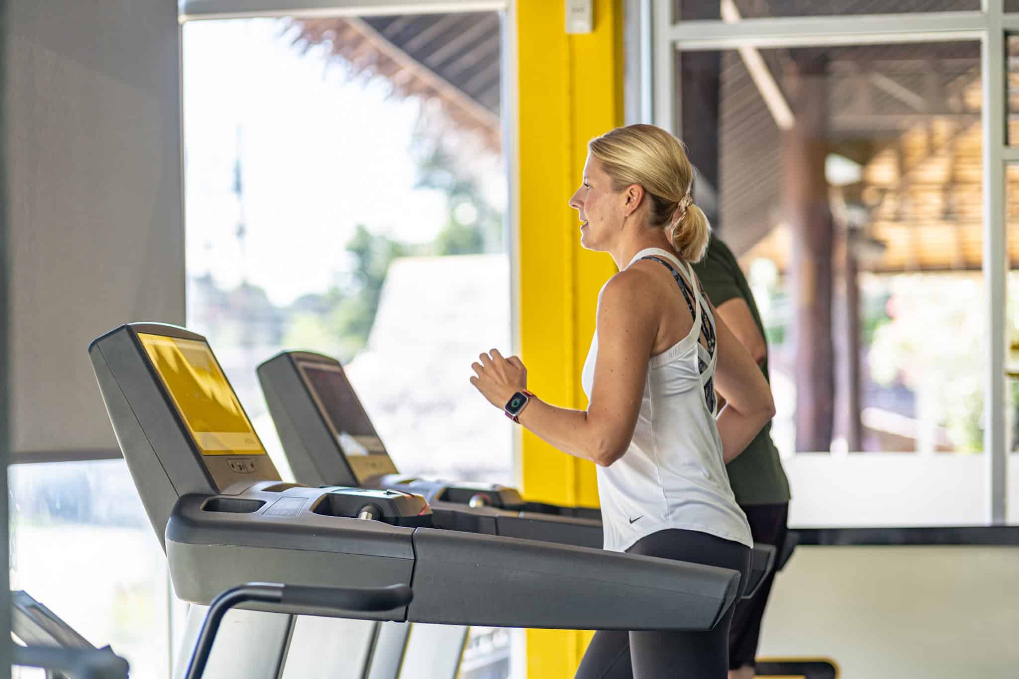 Balance your routine by combining yoga with cardio exercises to lose weight more effectively.