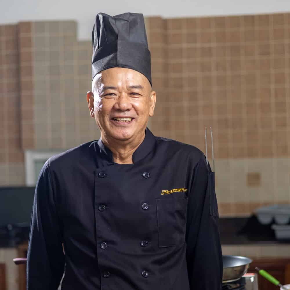 image of Chef Wara at PhuketFit kitchen