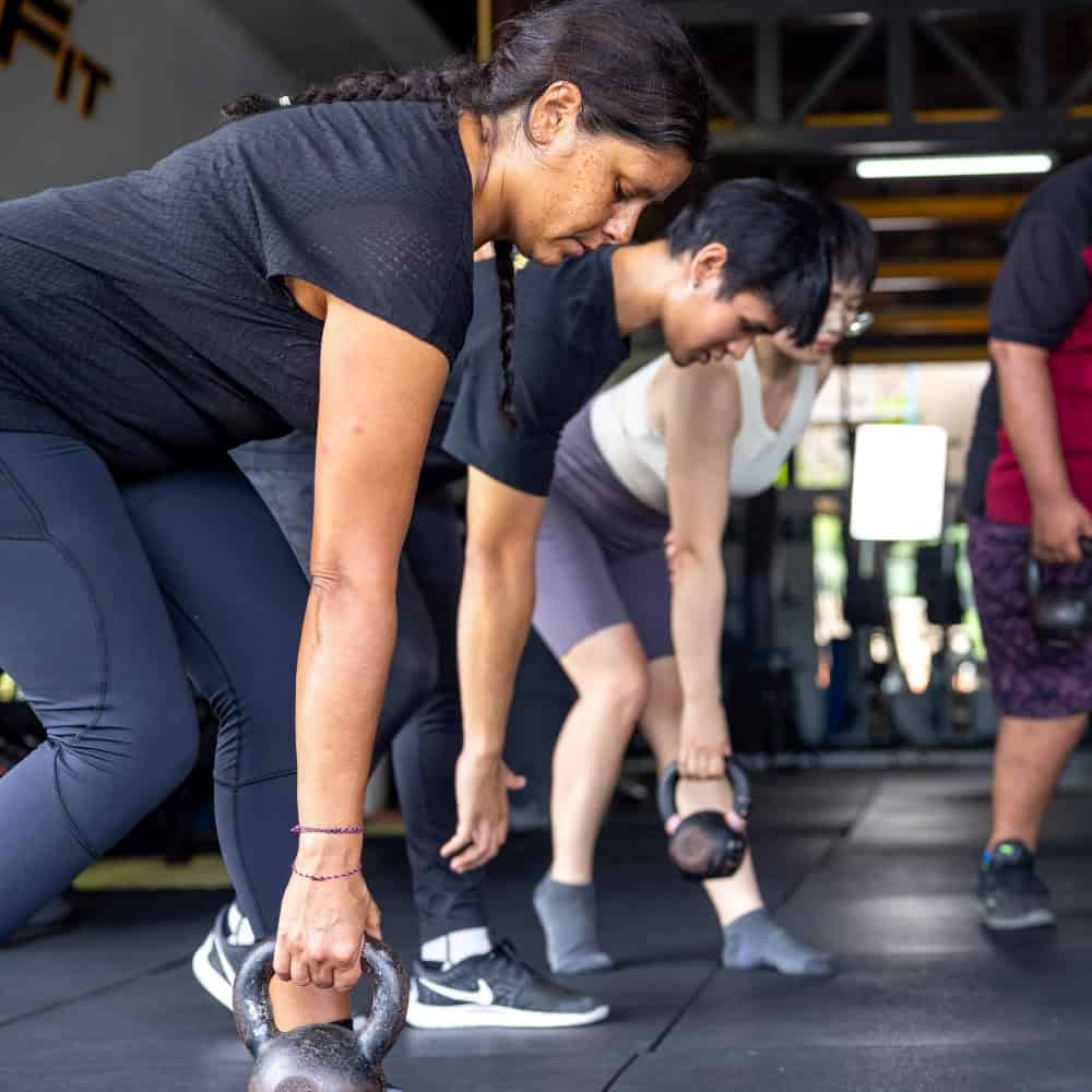 phuketfit guests training in strength and conditioning class at thailand fitness bootcamp