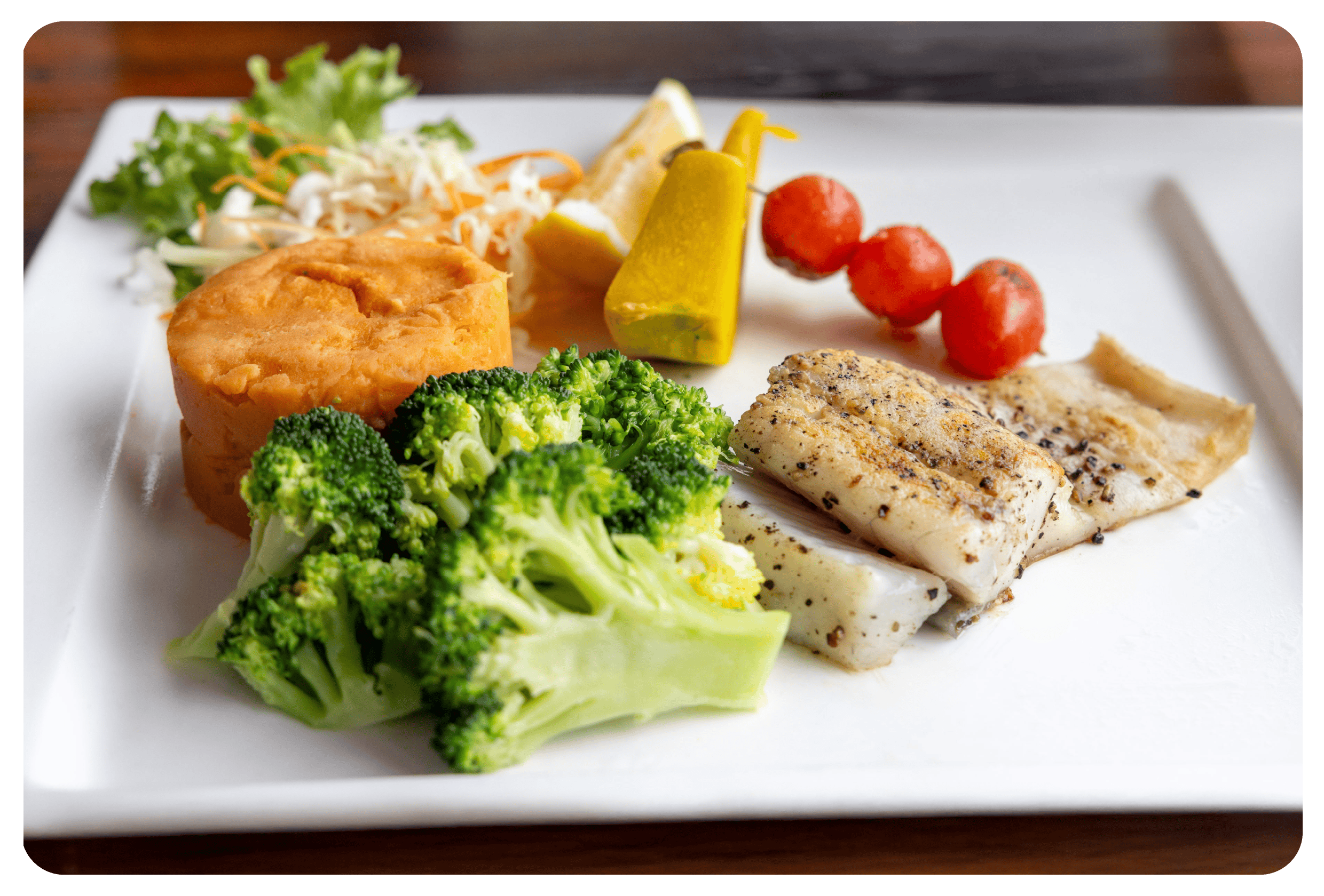 photo of nutritional packed meal at phuketfit